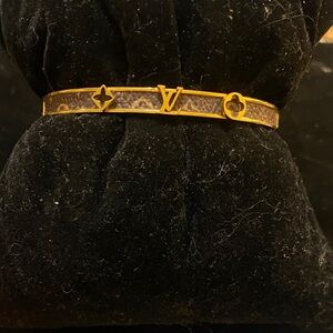 Elegant Gold and Brown LV Bracelet